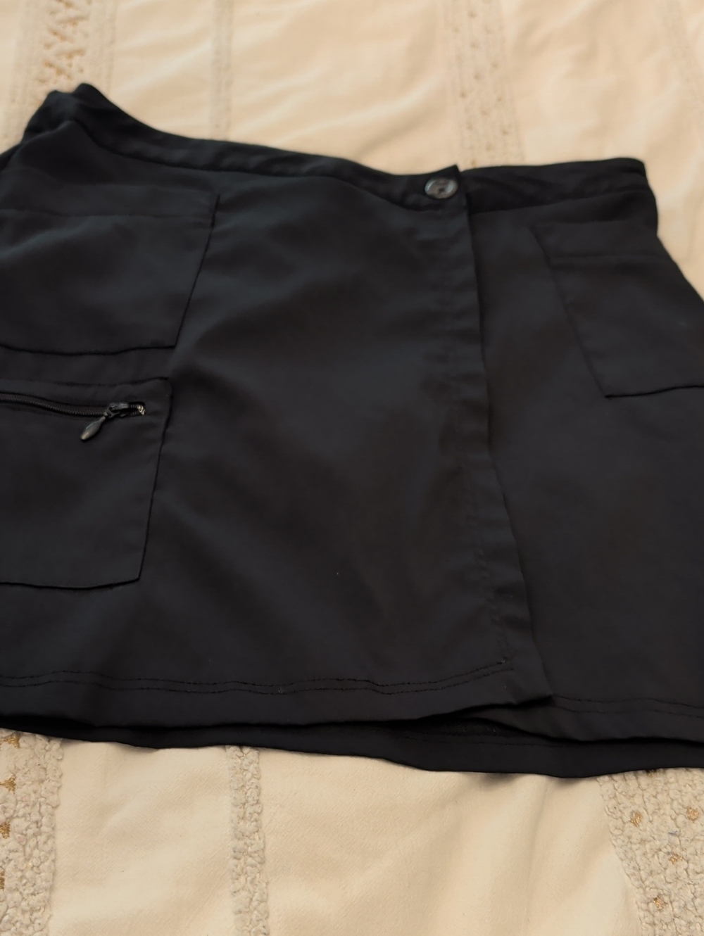 Black Women's Golfing Skort with Front Zip Pocket